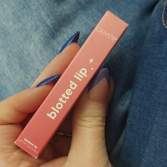 Colourpop blotted lip in iconic moment - Picture 3 of 4